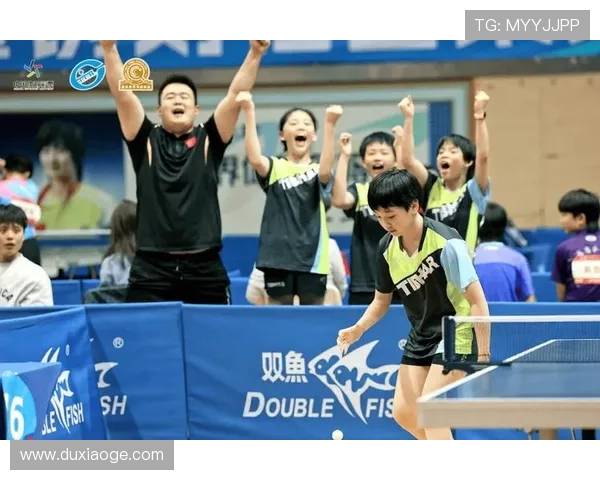 重庆乒乓球队在全国锦标赛积分榜上以82分稳居第一名展现强劲实力