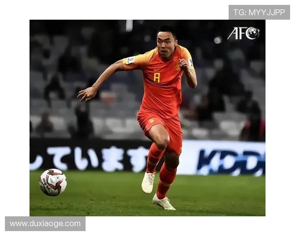 中国足球明星的崛起与挑战：他们如何影响国内外足球发展